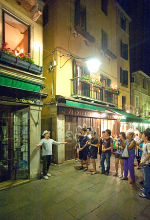 Japanese opera singer -streets near San Marco #2